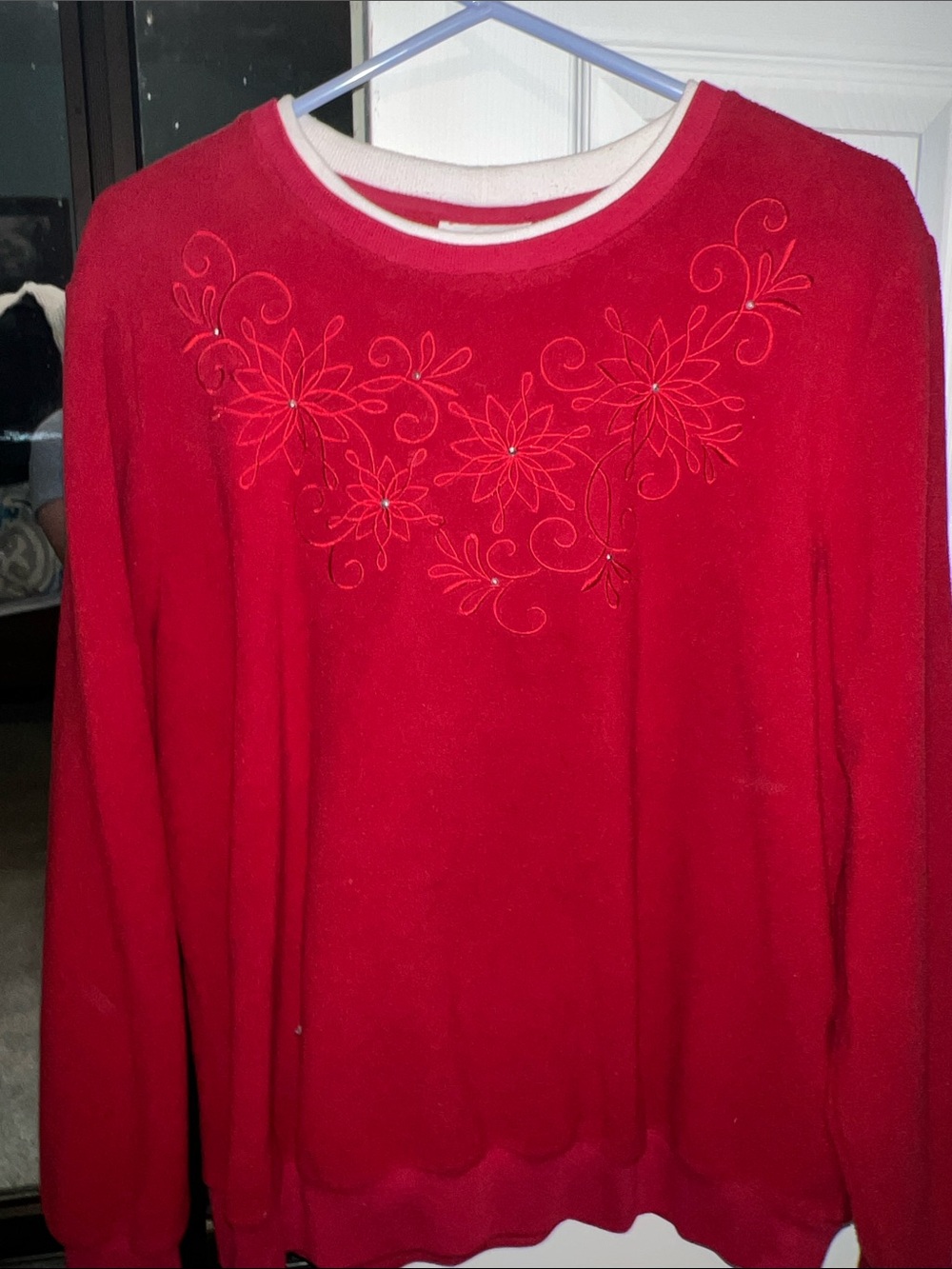 Alfred Dunner vintage Red Knit Crewneck Sweater with Embroidery